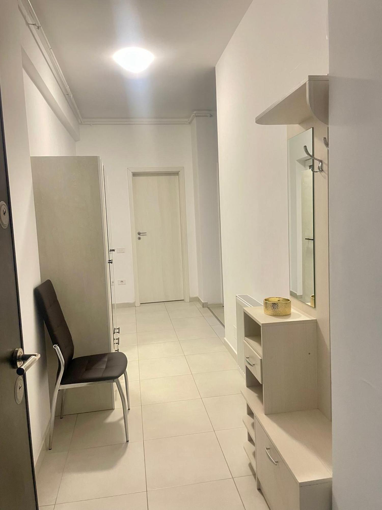 Studio Apartment *